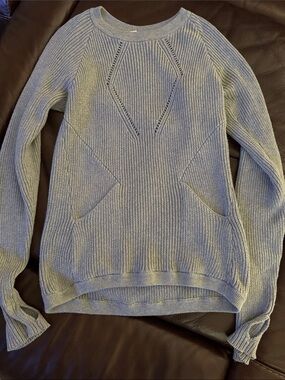 Lululemon Light Gray Ribbed Knit Pullover Sweater